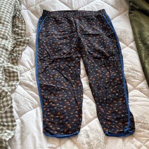 Floral cropped pants